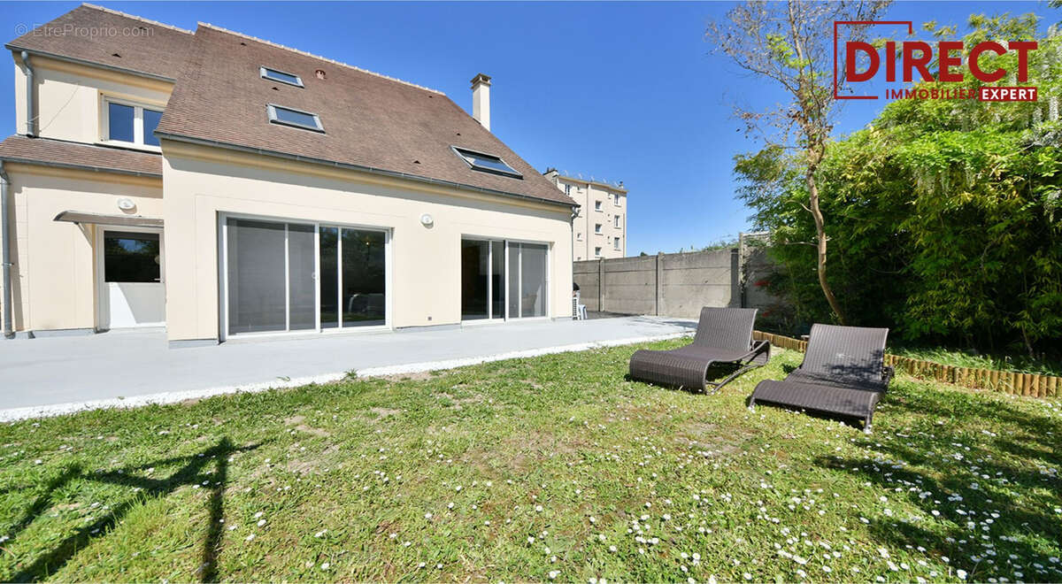 Maison à SAINT-MAUR-DES-FOSSES