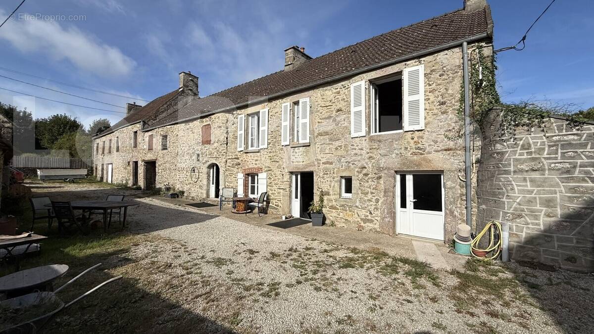 Maison à TONNEVILLE
