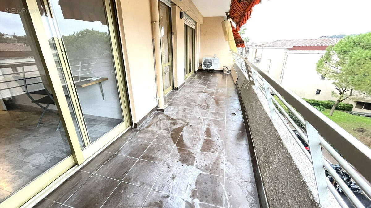 Appartement à LE CANNET