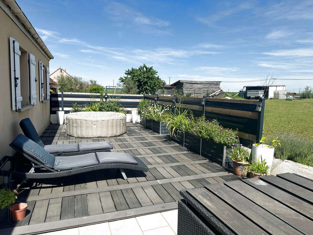 Pavillon de plain pied avec grand terrain à Coutarnoux (89440) au prix de 184 575 € F.A.I. - photo 7