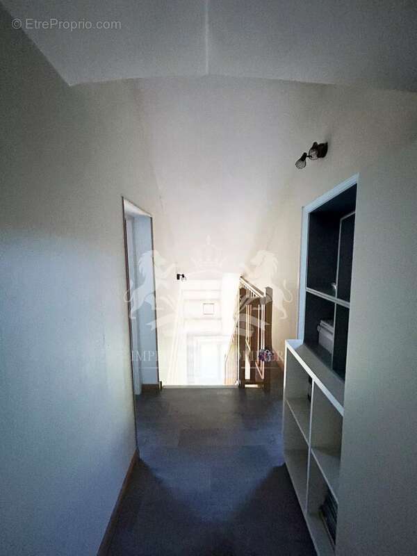 Maison à DUGNY-SUR-MEUSE