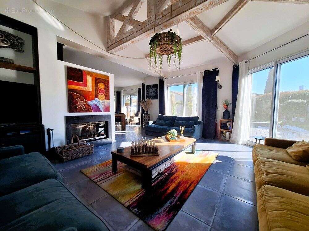 Maison 190 m² à Sainte-Foy-Les-Lyon  - photo 6