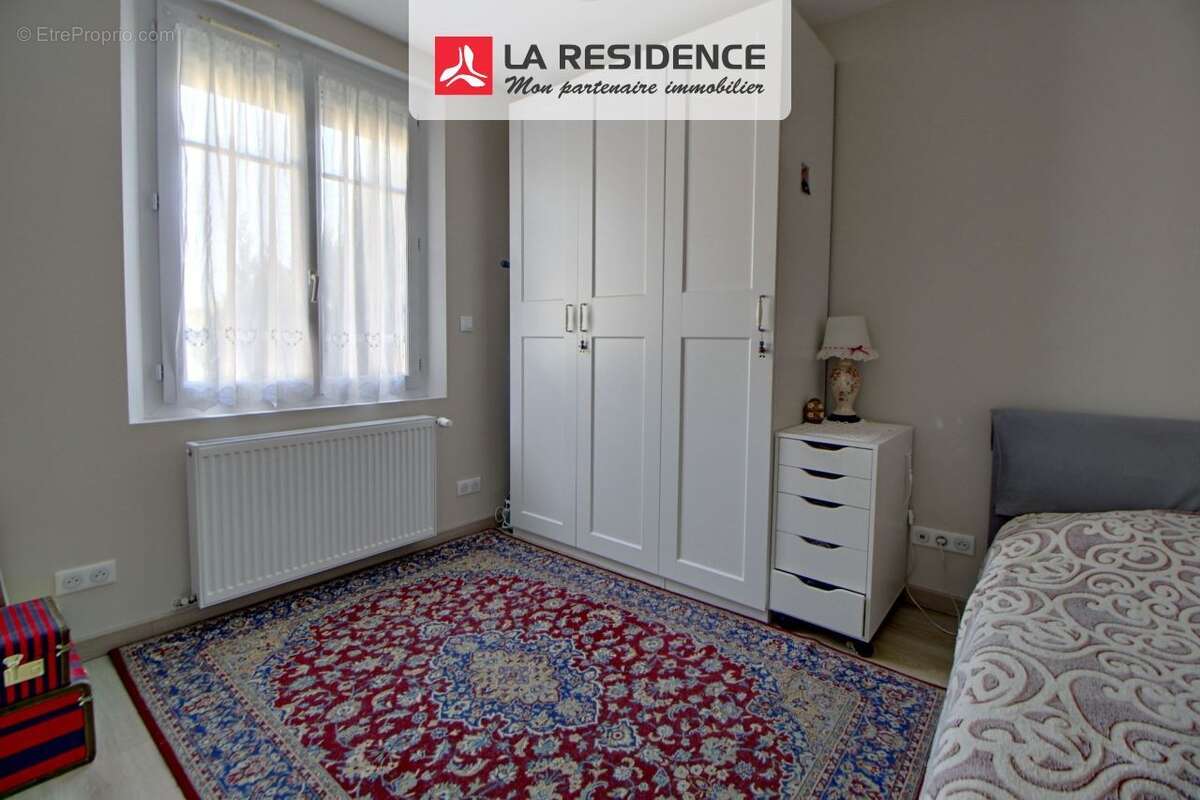 Maison 96 m² à Les Clayes-Sous-Bois  - photo 6
