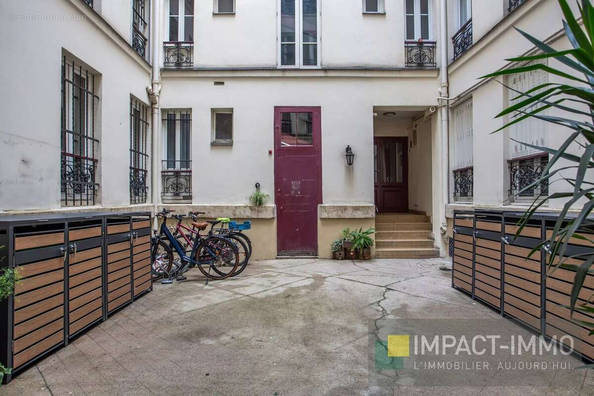 Appartement à PARIS-17E
