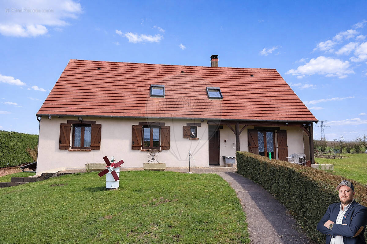Maison à COSNE-COURS-SUR-LOIRE