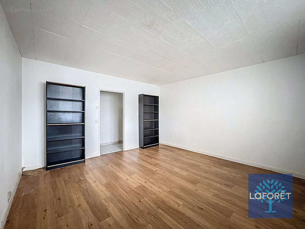 Appartement à CHILLY-MAZARIN