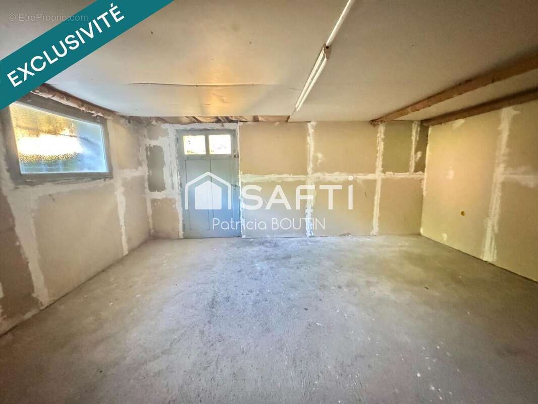 Photo 8 - Maison à CHAMPDENIERS-SAINT-DENIS