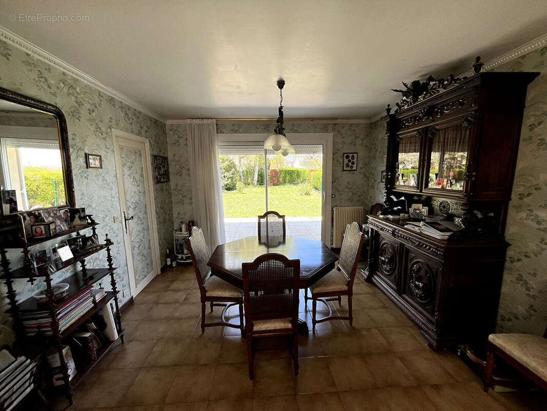 Maison à OINVILLE-SUR-MONTCIENT