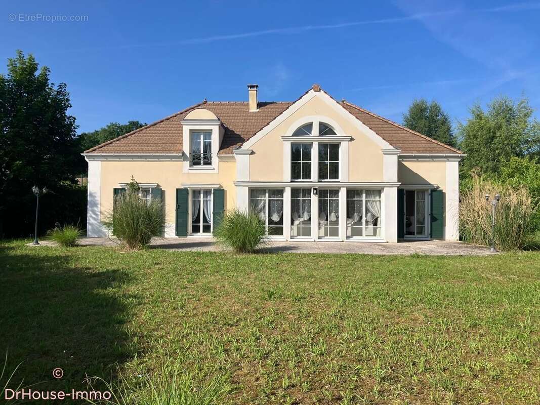 Maison à MONTEVRAIN