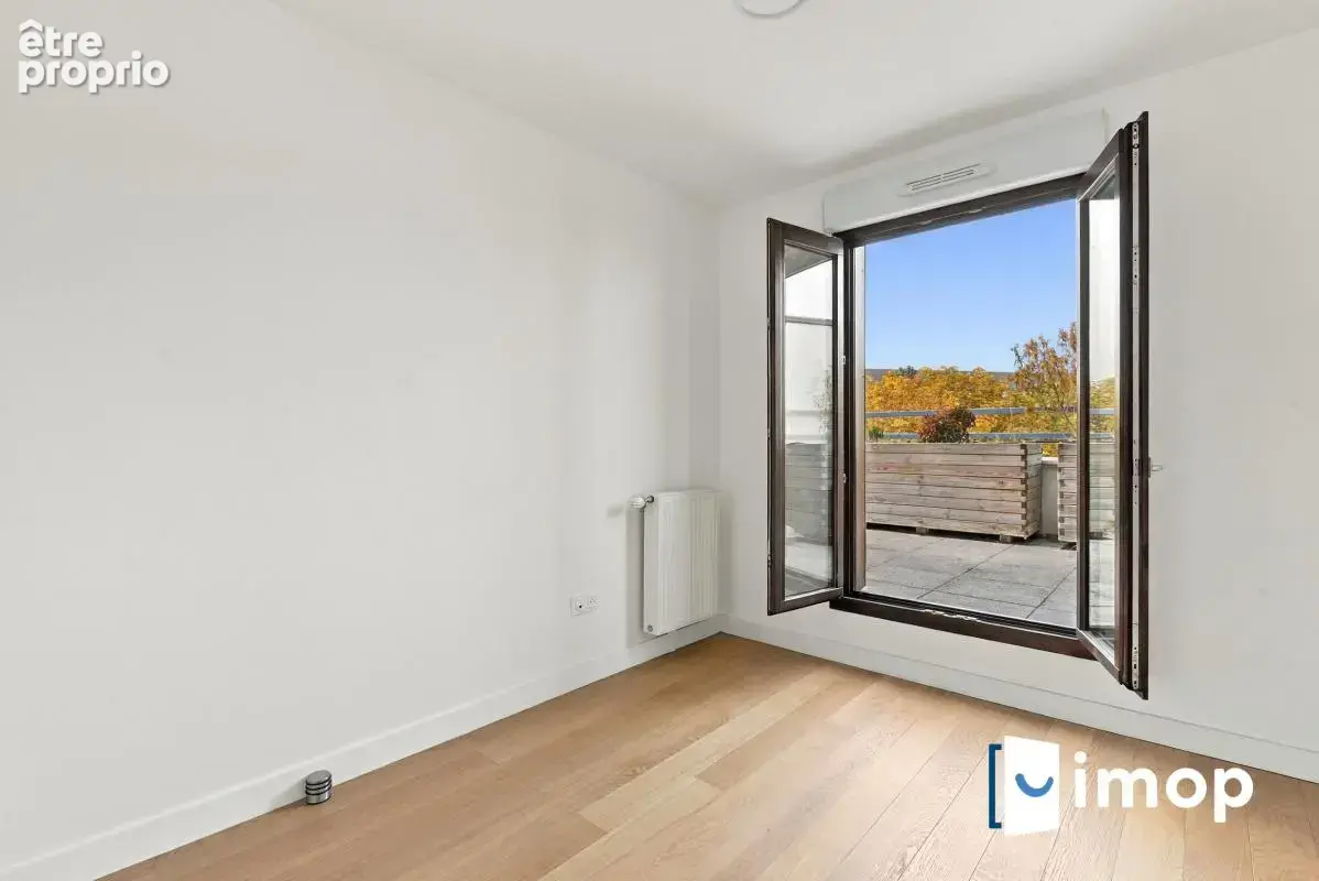 À 5 min du métro Basilique, superbe duplex T4 de 85m² avec terrasse arborée de 26m² - photo 8