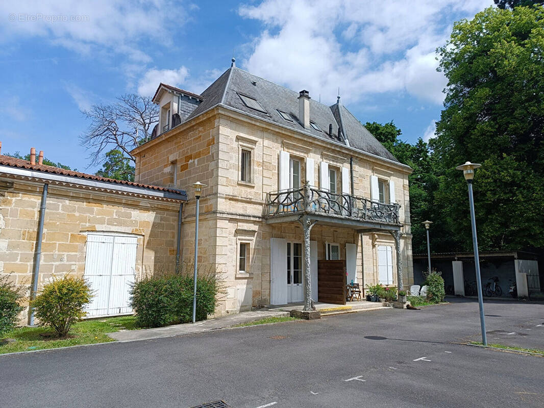 Appartement à VILLENAVE-D'ORNON