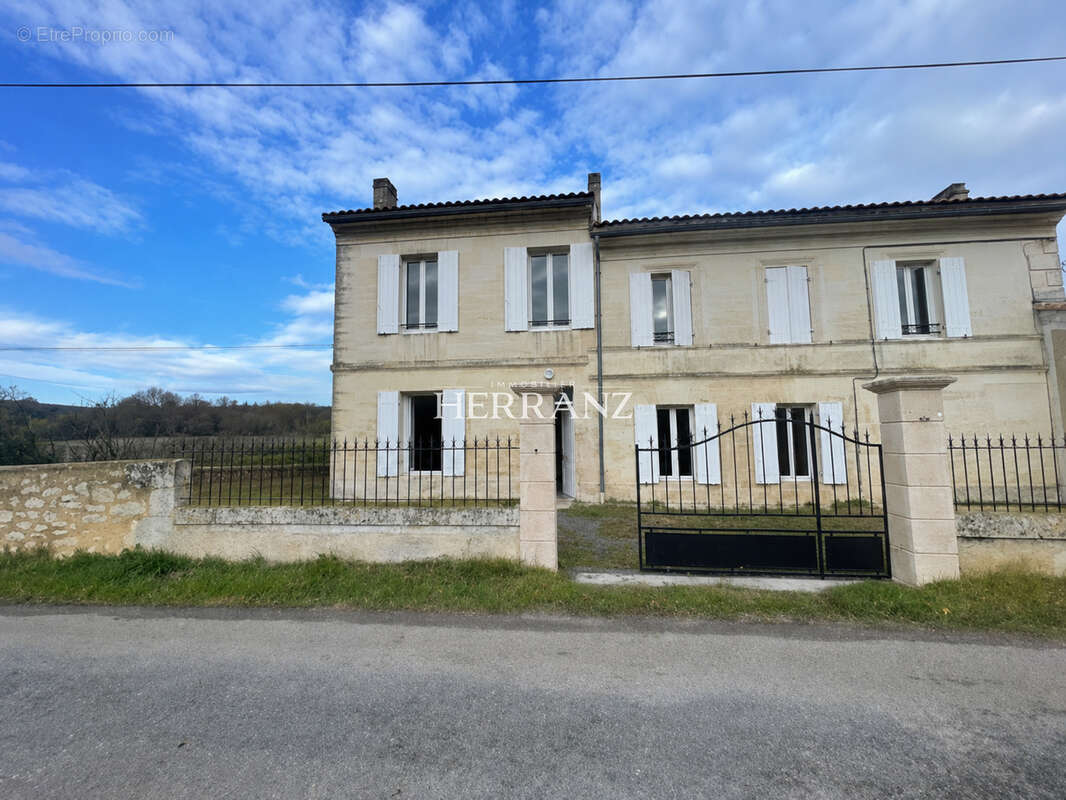 Maison à SAINT-MICHEL-DE-FRONSAC