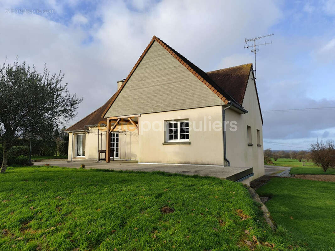 Maison à SAINTE-PIENCE