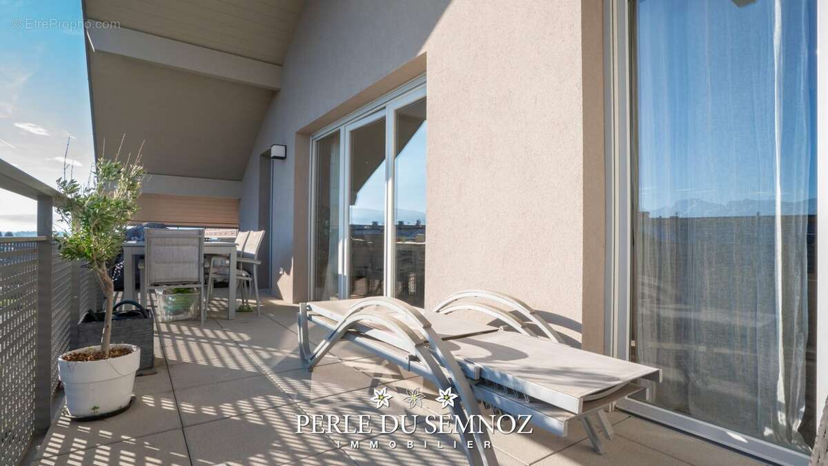 Appartement à POISY