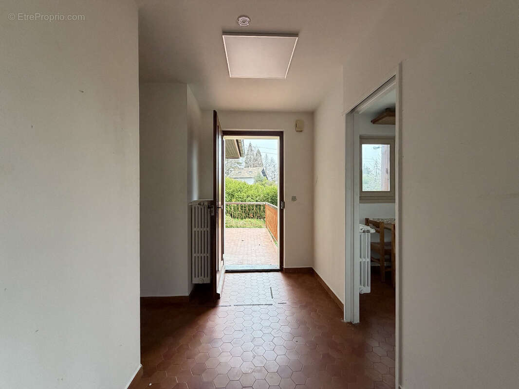 Maison à LA ROCHE-SUR-FORON