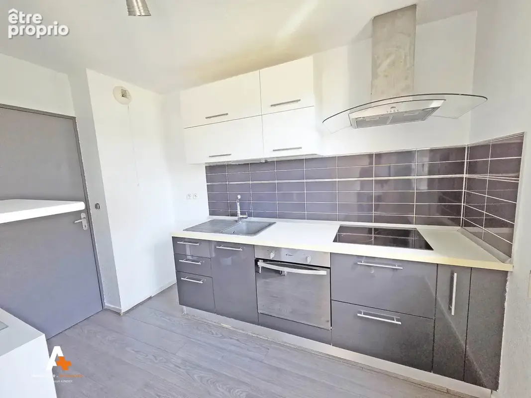Vente Marseille 13013 - La Rose - Grand type 2 avec balcon et parking - photo 3