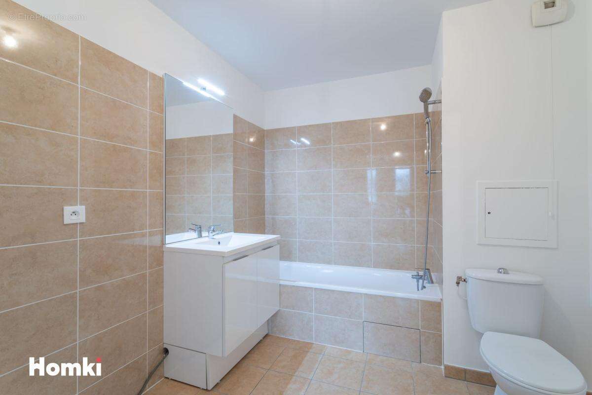 Appartement T2 de 39 m² à Annemasse 74100, Rue du Petit Malbrande - photo 10
