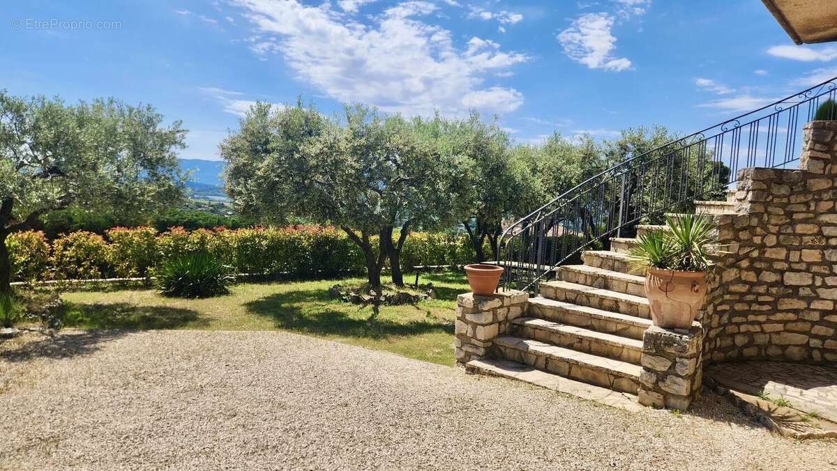 Maison à SAINT-SATURNIN-LES-APT