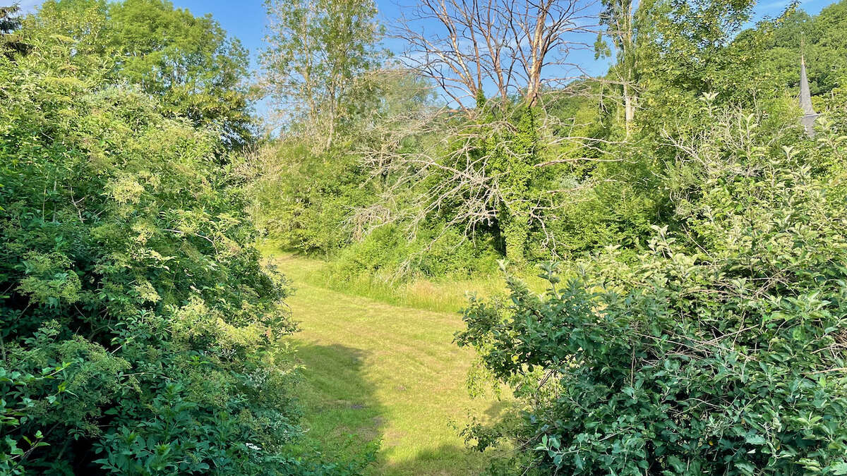 Maison de village avec bord de rivière - photo 17