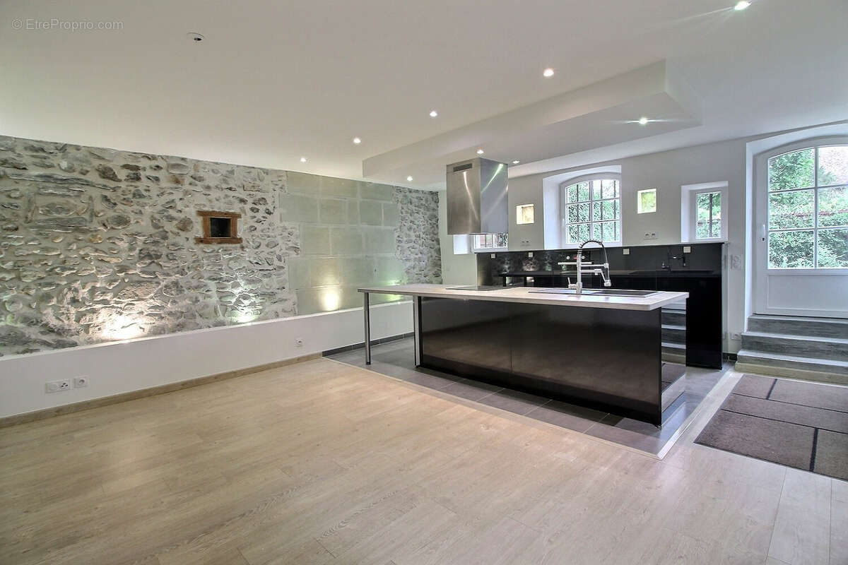 Appartement à CHENS-SUR-LEMAN