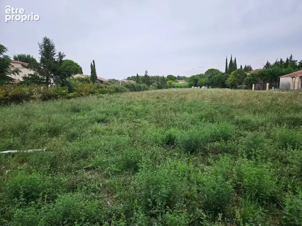 Terrain à FONTVIEILLE