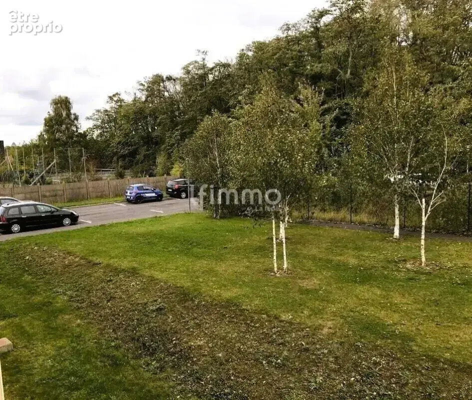 F2 sympa avec parking privatif - photo 12