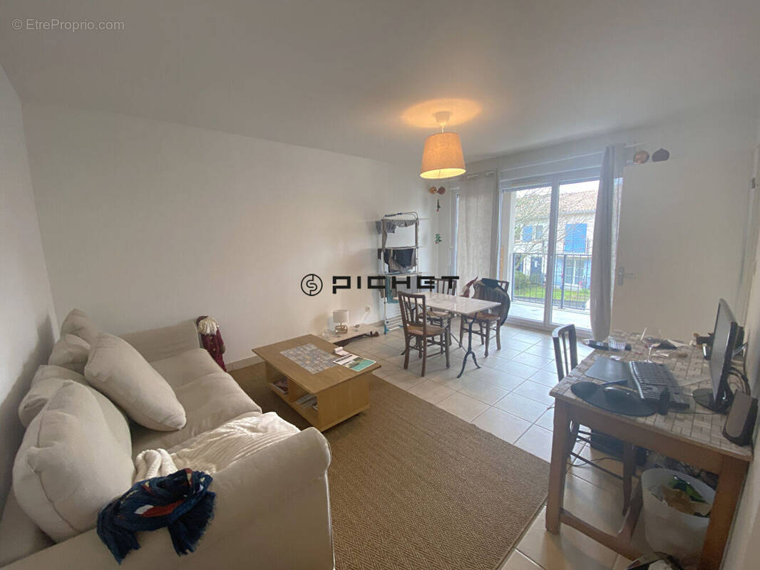 Appartement à SAINT-MARTIN-LACAUSSADE