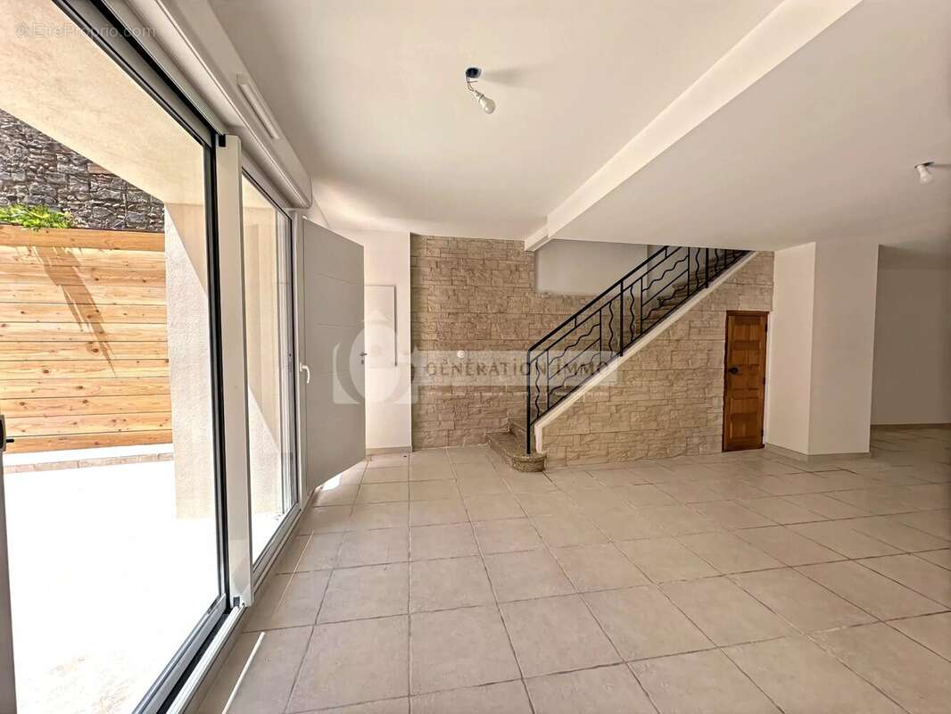 Appartement à EYRAGUES