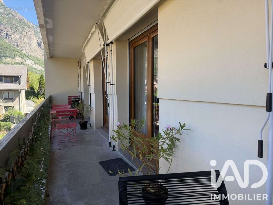 Photo 3