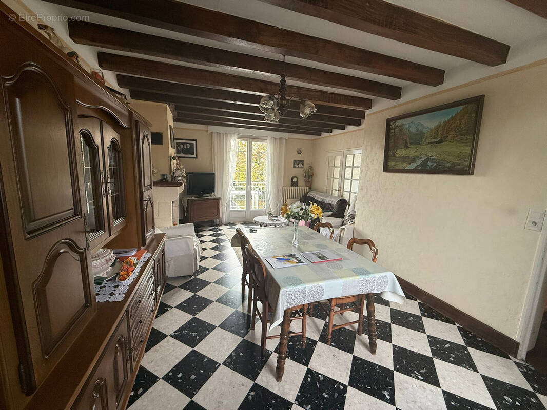 Maison à SAINT-PAVACE