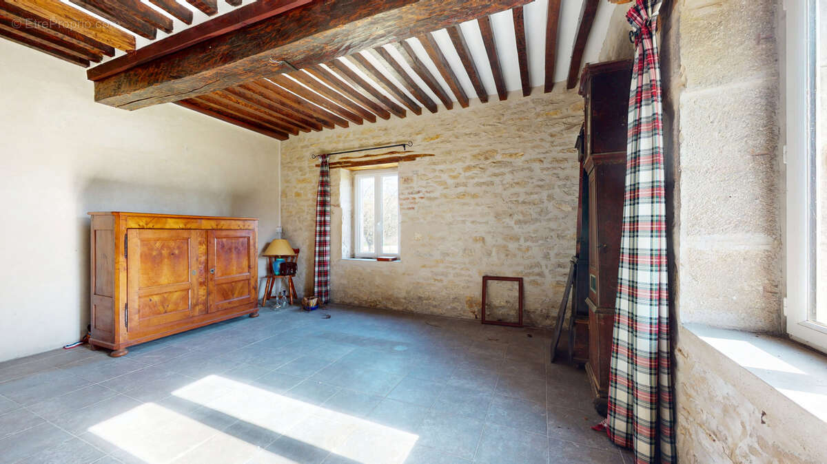 Maison à LE DESCHAUX