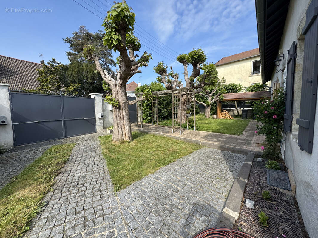 Maison à BELLERIVE-SUR-ALLIER