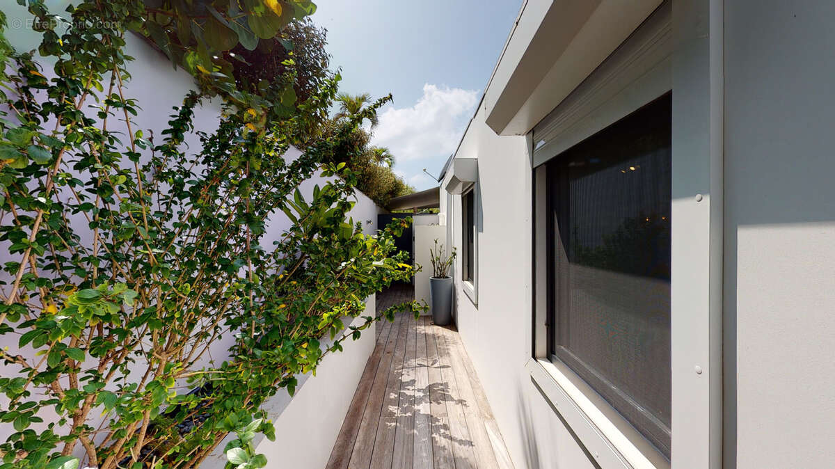 Maison à CAPESTERRE-BELLE-EAU