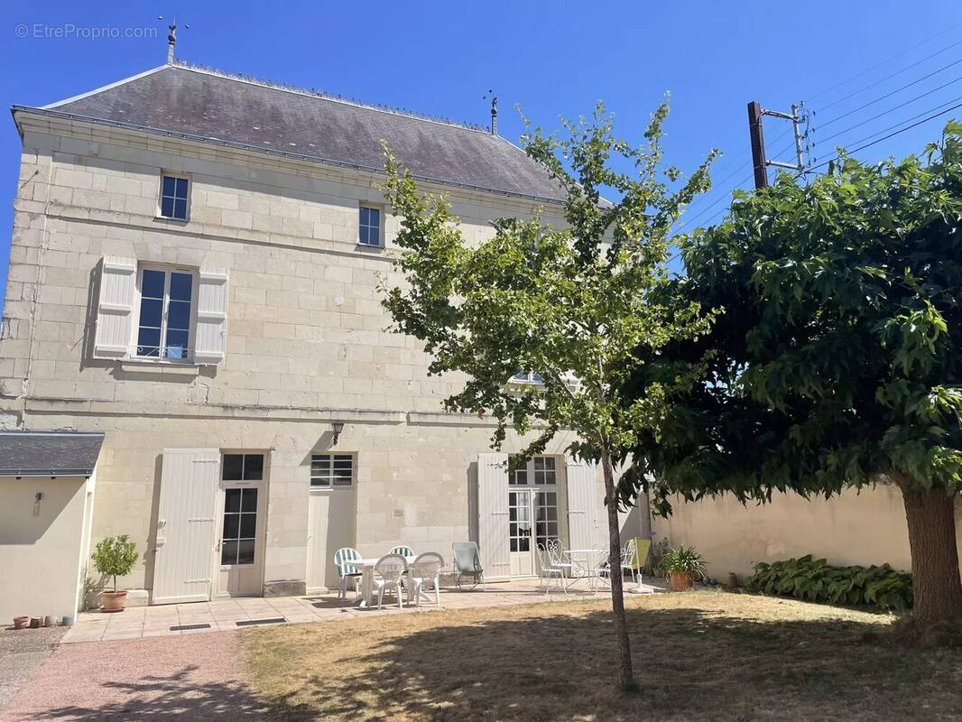 Maison à MONTREUIL-BELLAY