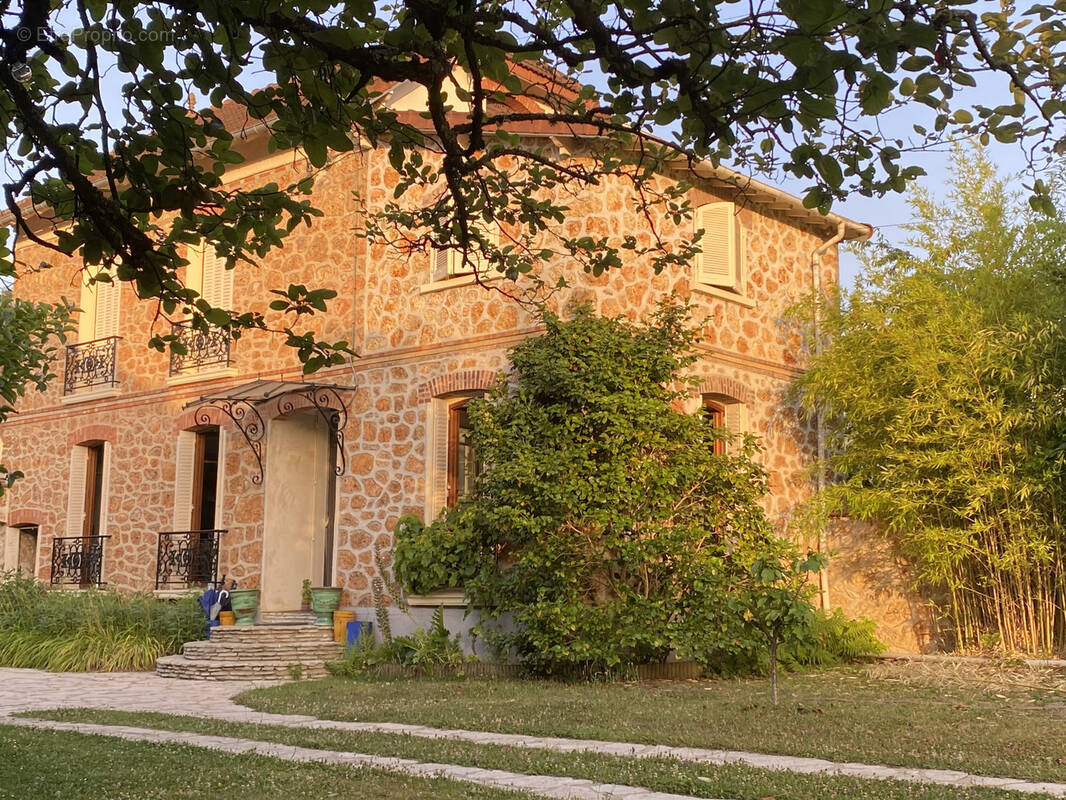 Maison à BURES-SUR-YVETTE
