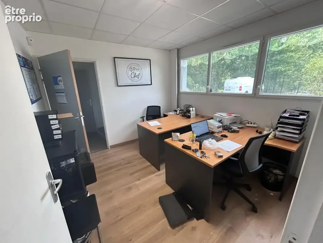 Proche de LILLE (59) - Local d'activité de 320 m2 avec 13 places de parking privatives - photo 12