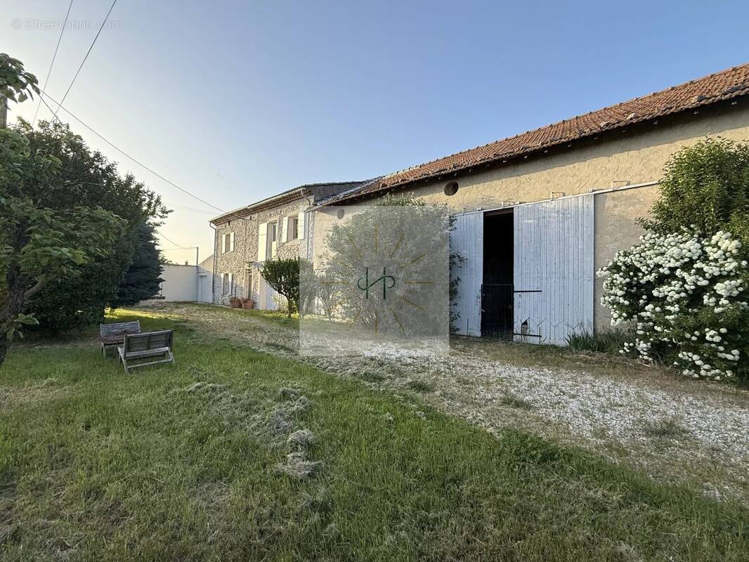 Maison à LA BATIE-ROLLAND