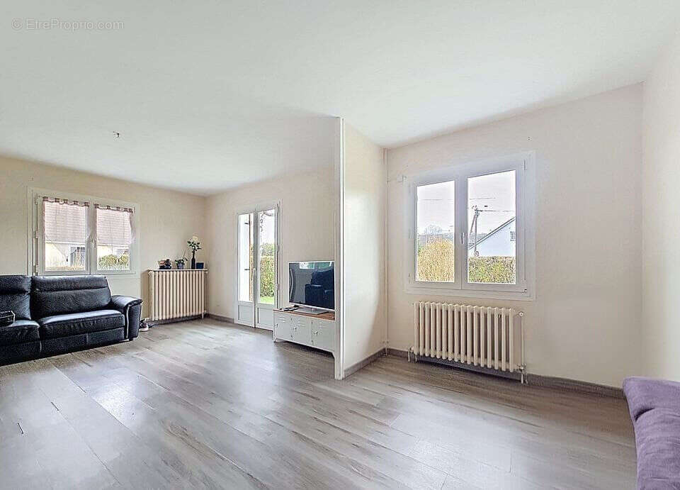Maison à CHAUMONTEL