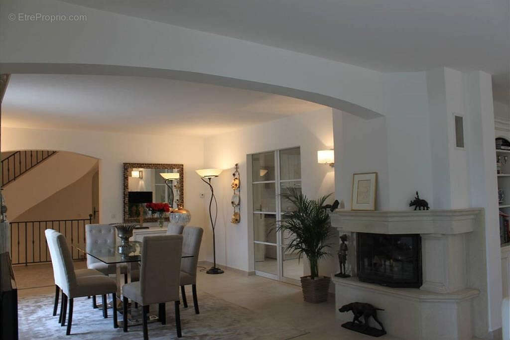 Maison à MOUGINS