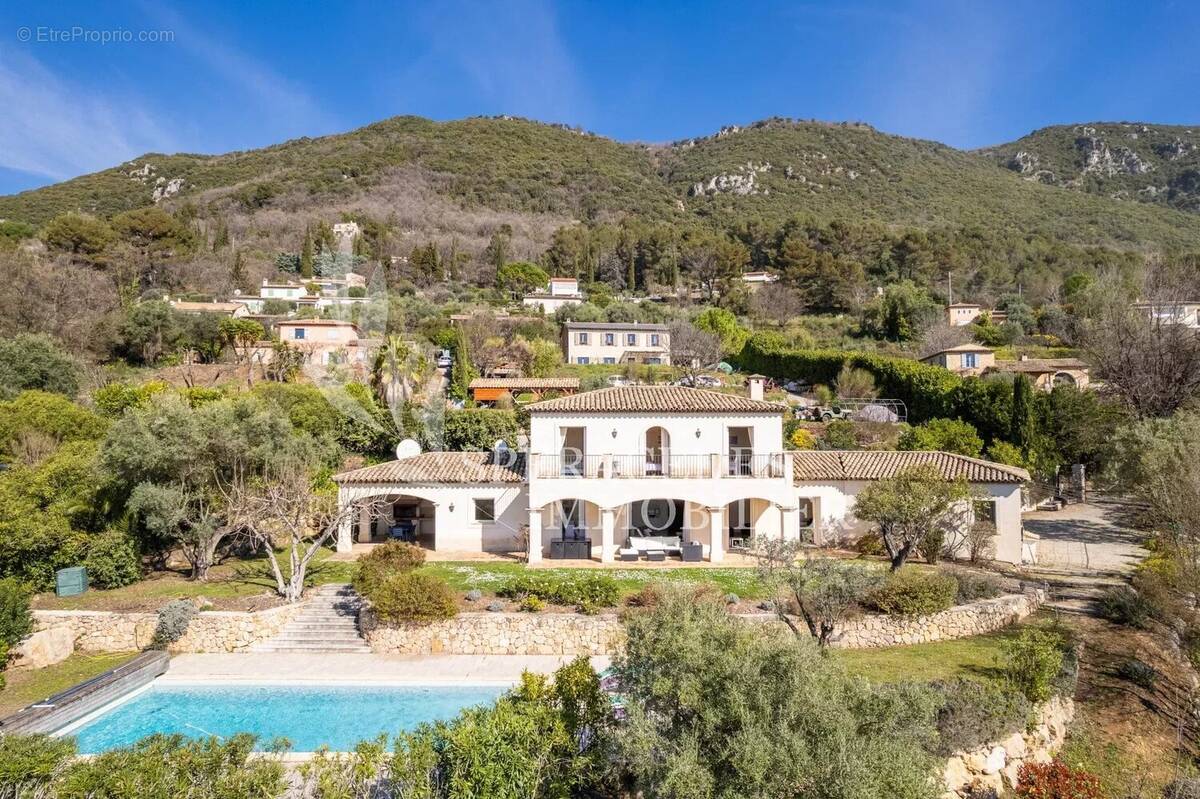 Maison à TOURRETTES-SUR-LOUP