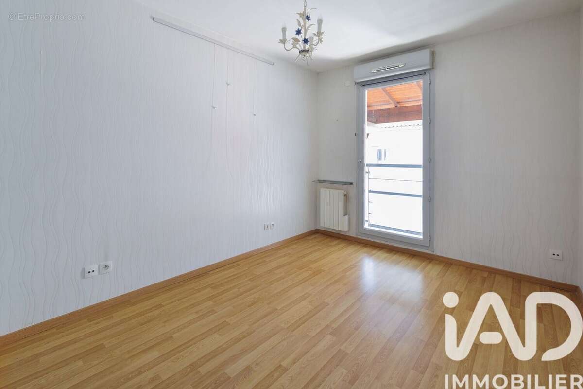 Photo 9 - Appartement à SAINT-GENIS-LES-OLLIERES