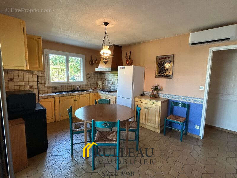 Maison avec garage et beau jardin: proche des commodités - photo 15