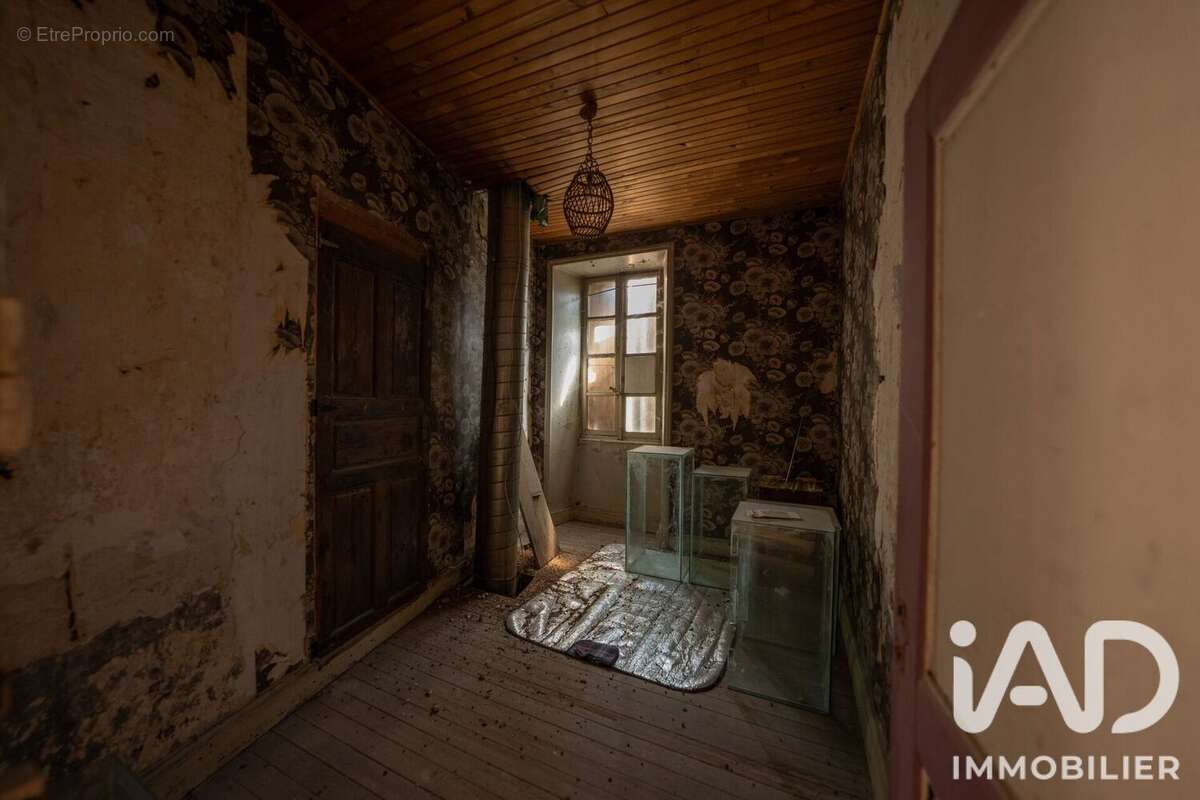 Appartement 429 m² à Largentiere  - photo 8