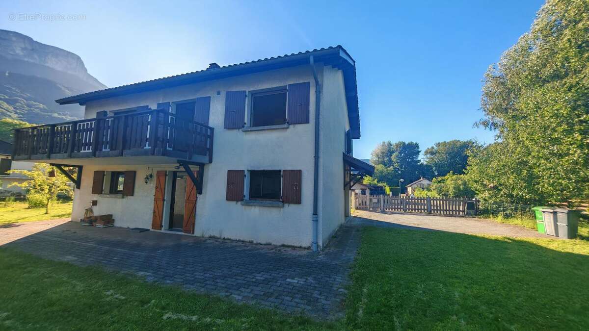 Maison à NOYAREY