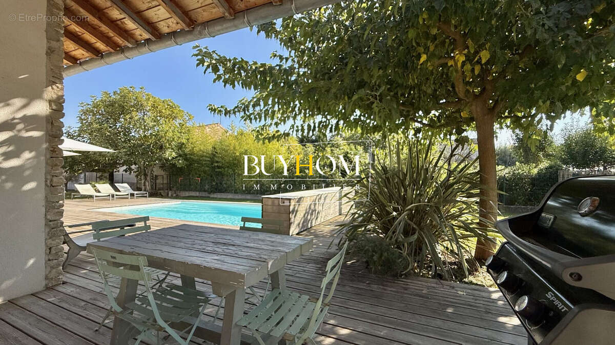 Maison 210 m² à L'isle-Sur-La-Sorgue  - photo 5