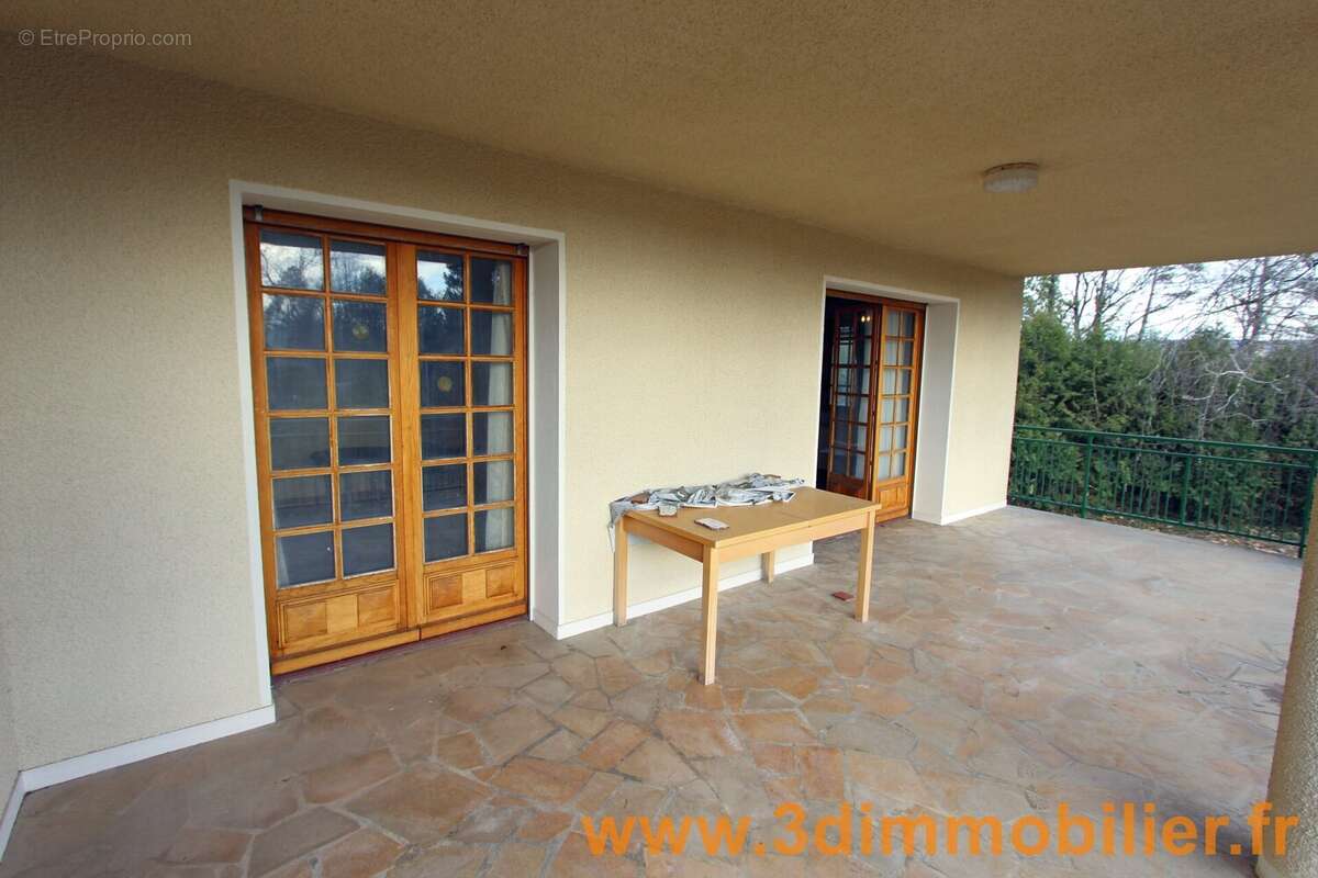 ETAGE 1 : GRANDE TERRASSE - Maison à CLAIRVAUX-LES-LACS