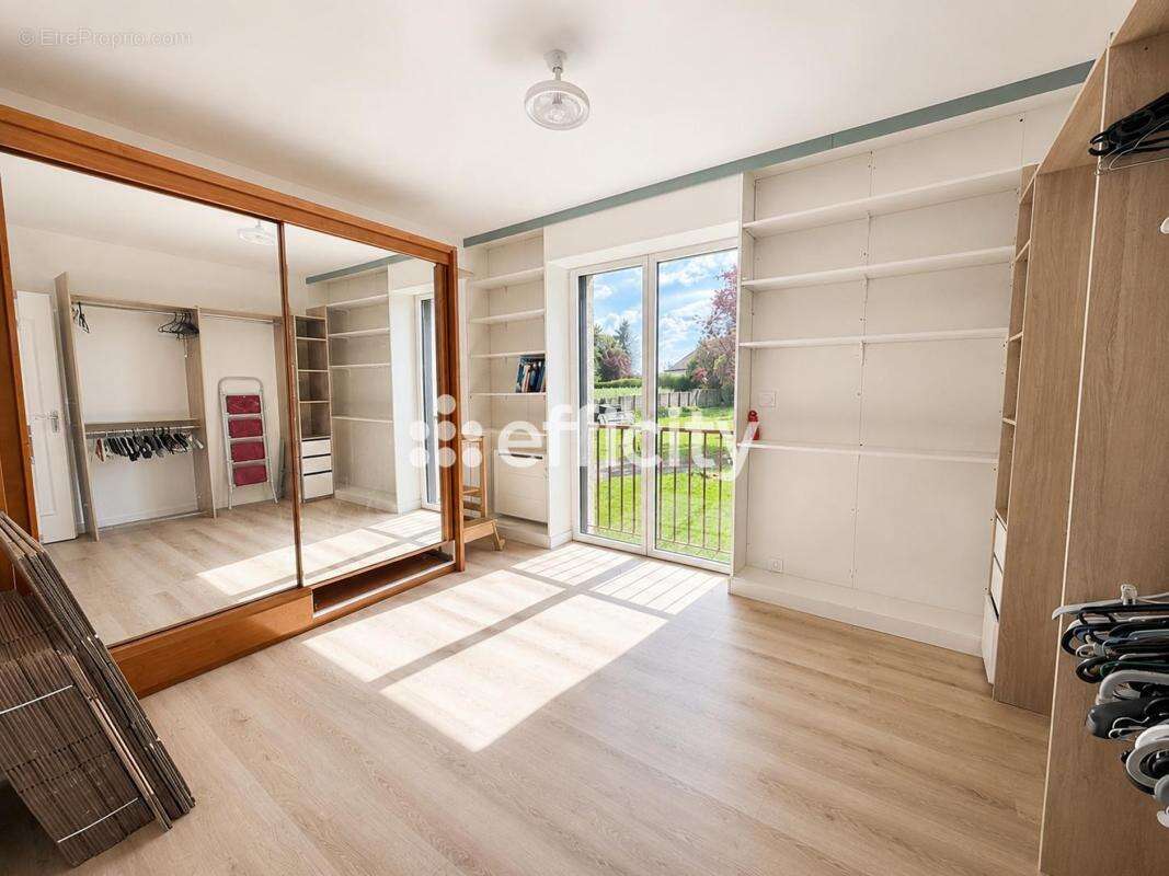 Maison 145 m² à Pire-Sur-Seiche  - photo 6