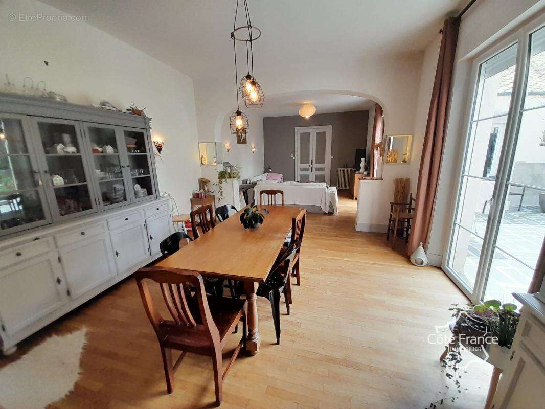 Plus de 300m2 habitables ! - photo 14