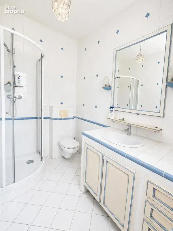 Une demeure de charme aux volumes rares, nichée dans un écrin de verdure de 7 300 m², 9 chambres, deux salles d'eau, une salle d - photo 17