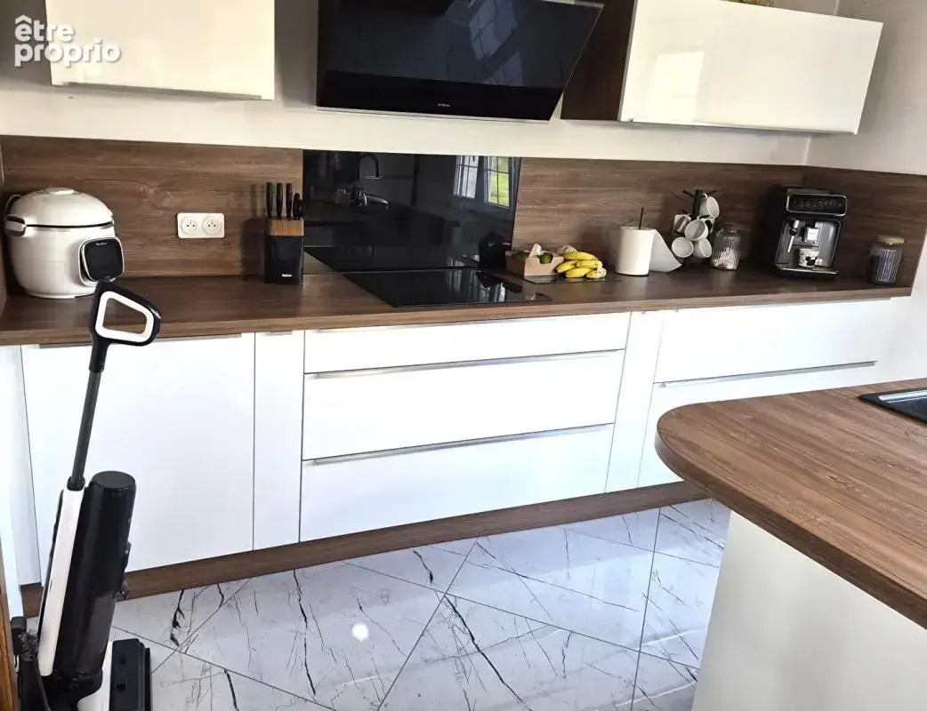 Belle Maison Individuelle ou Propriété Contemporaine avec sa Piscine de 141 m² Rénovée et à Façonner selon vos envies à plus de  - photo 7